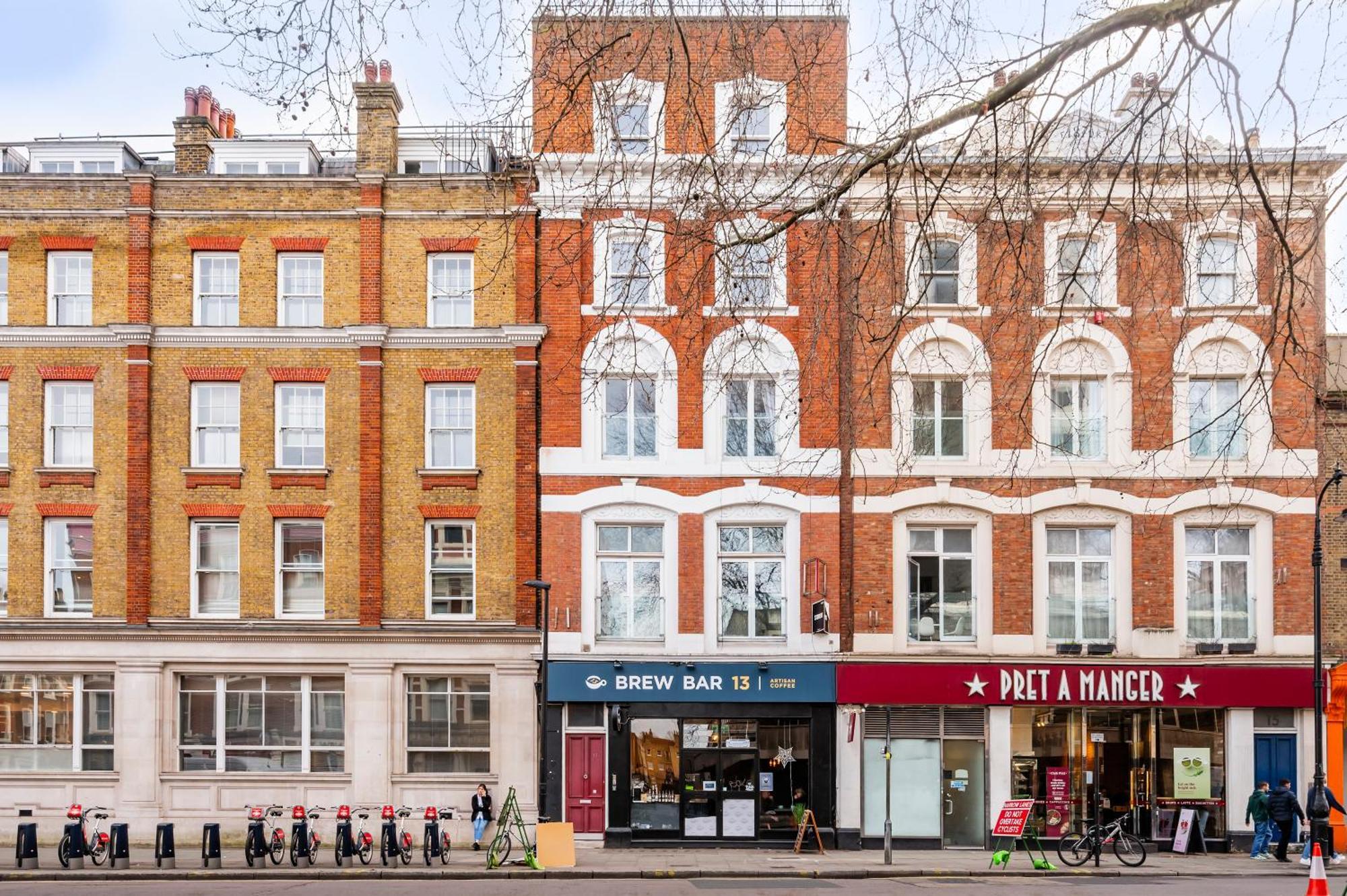 2 Bedroom In Center Of London Exterior photo